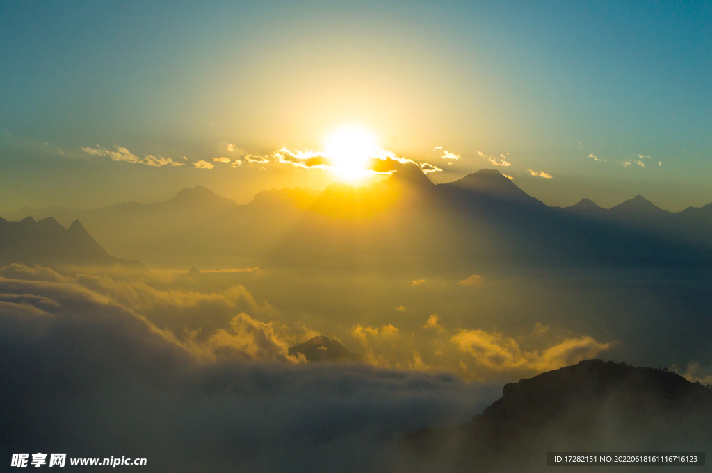 崇山峻岭     摄影    