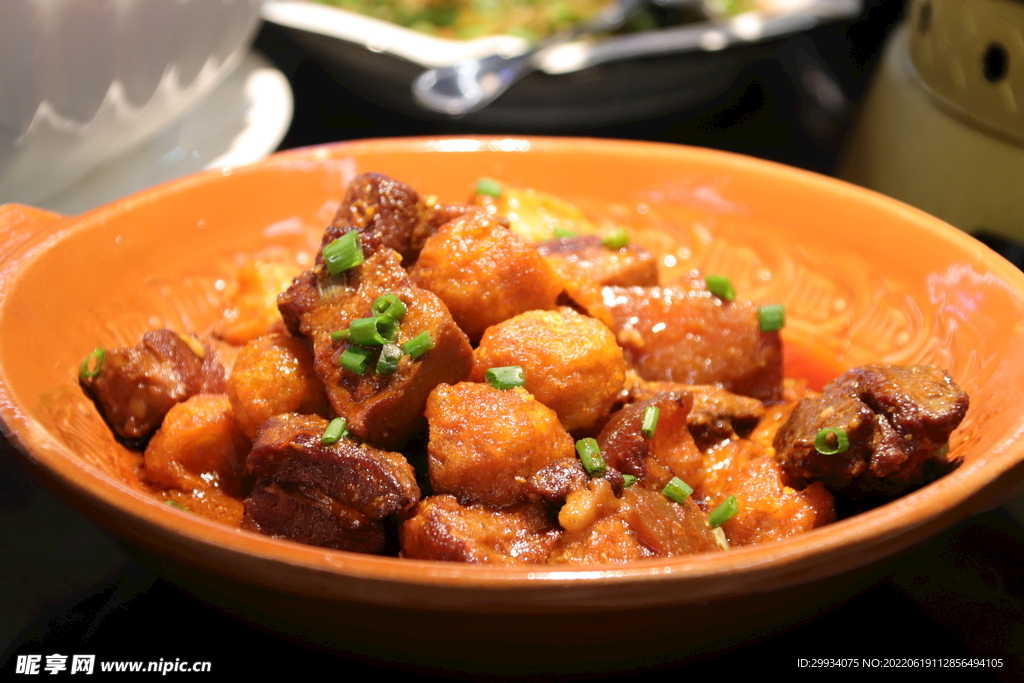 红烧肉豆腐泡
