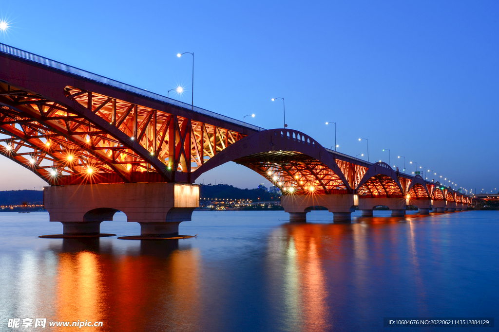 城市夜景图 