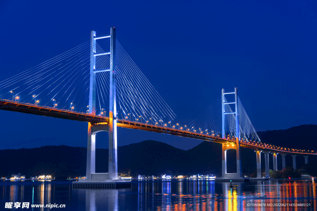 城市夜景图