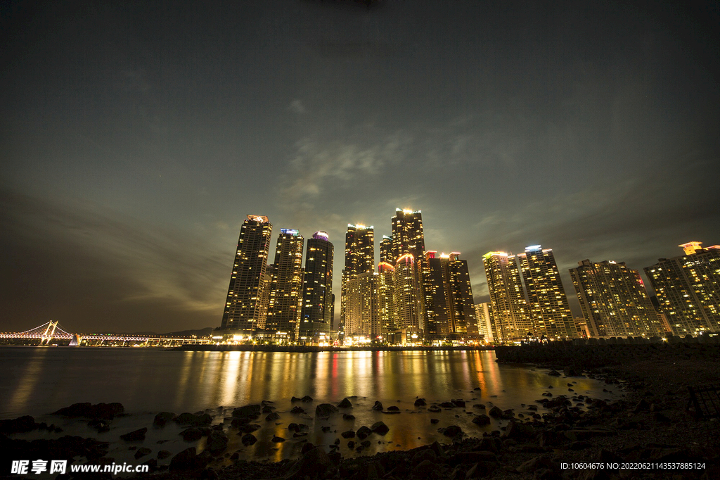 城市夜景图