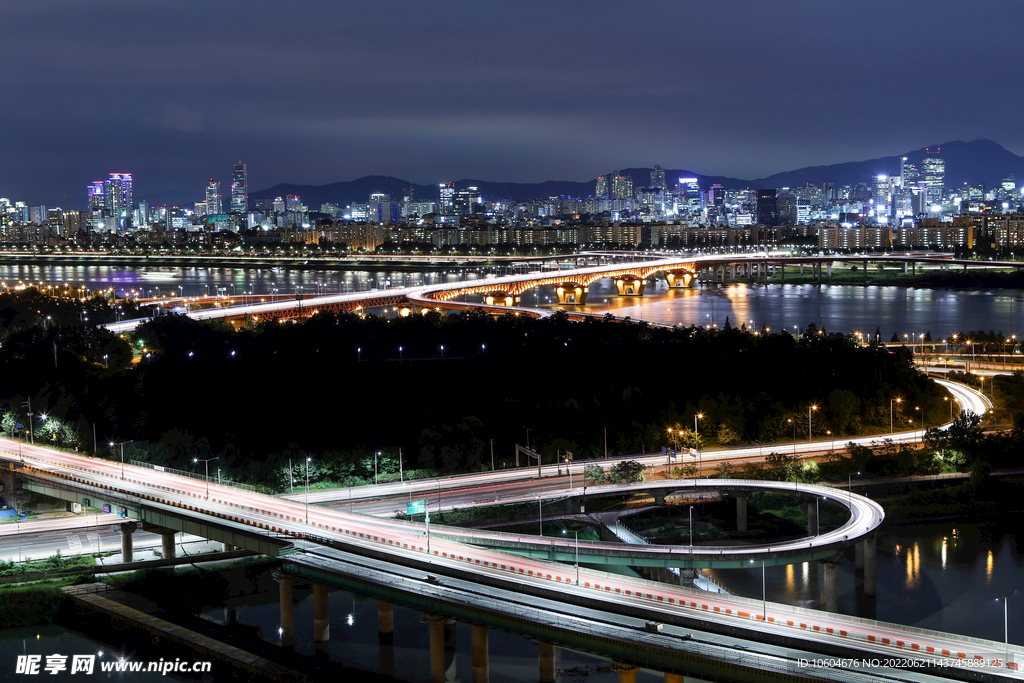 城市夜景图 