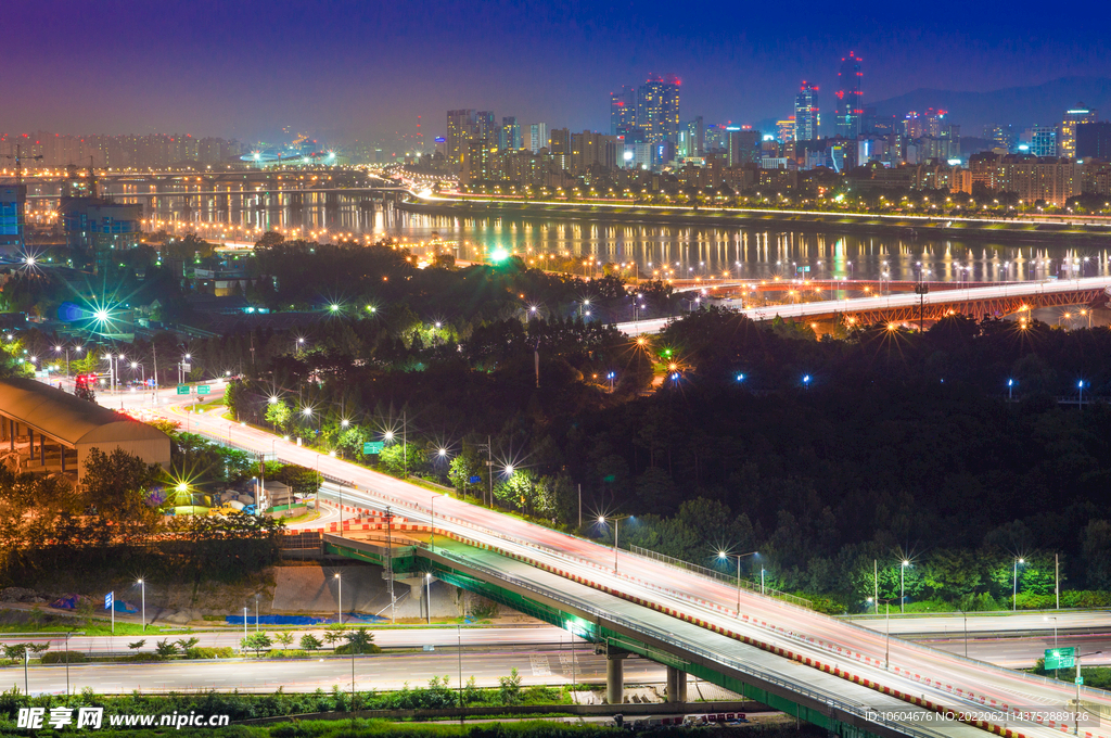 城市夜景图