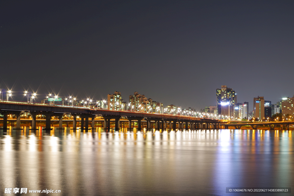 城市夜景图
