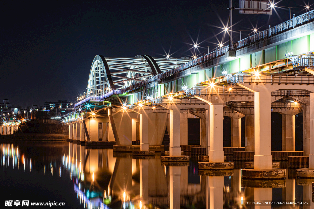 城市夜景图 
