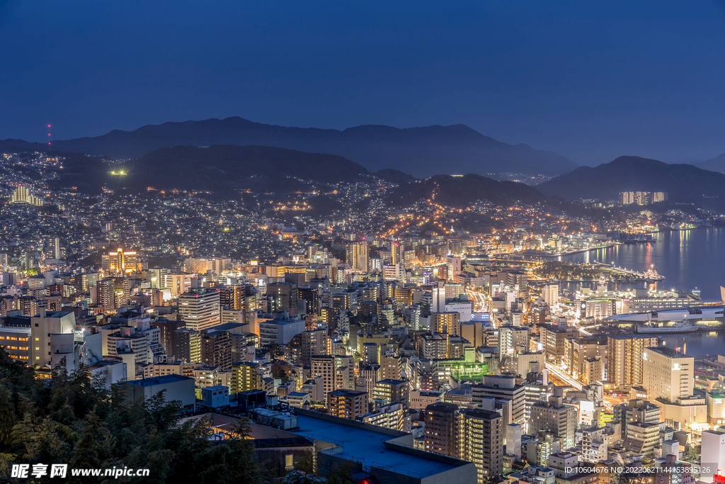 城市夜景图