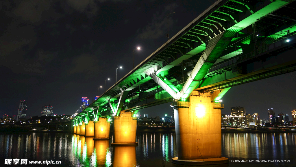 城市夜景图