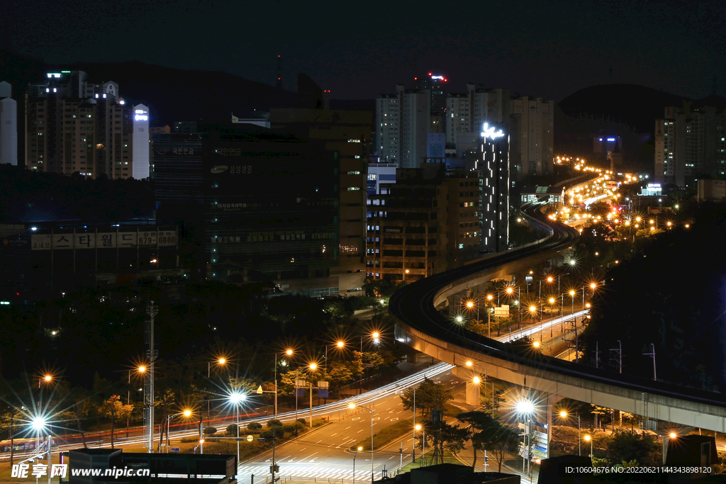 城市夜景图