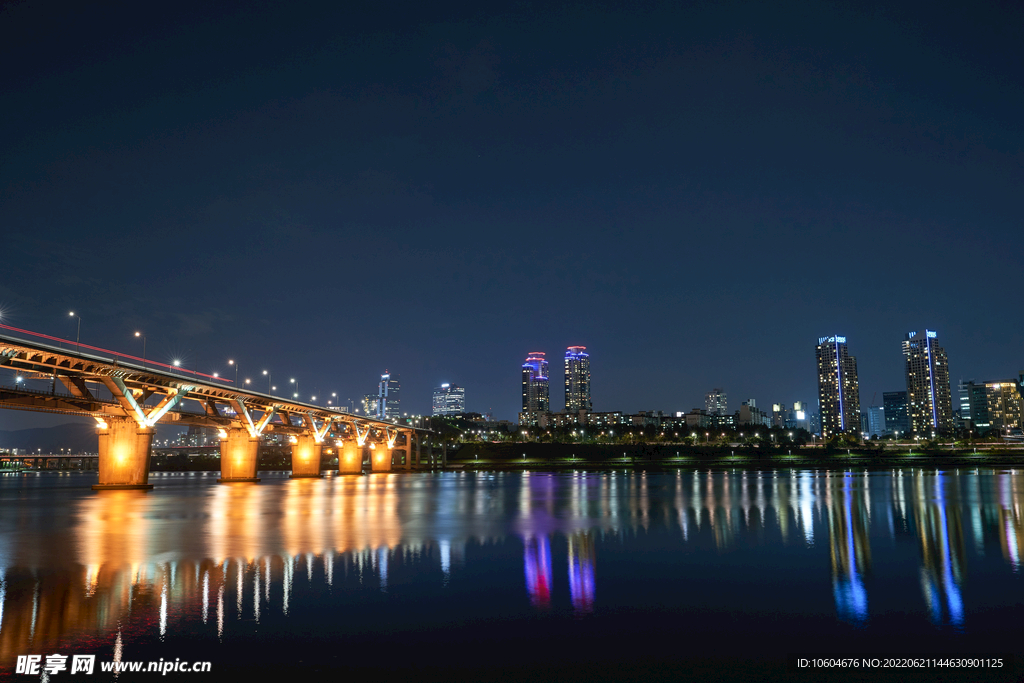 城市夜景图