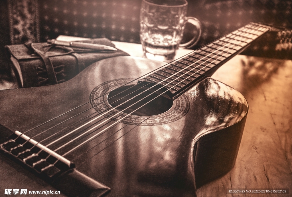 老式吉他 