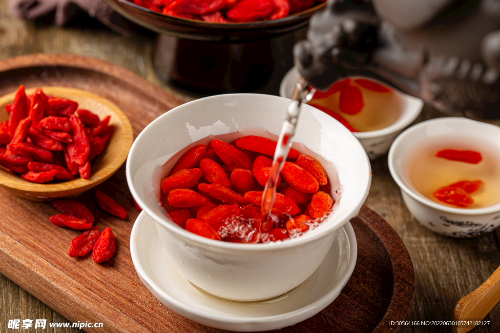 滋补养生枸杞茶饮品