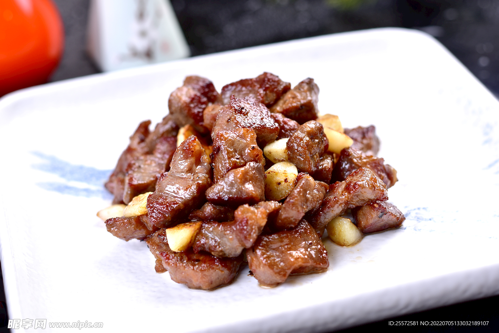 碳烤蒜仔牛肉粒