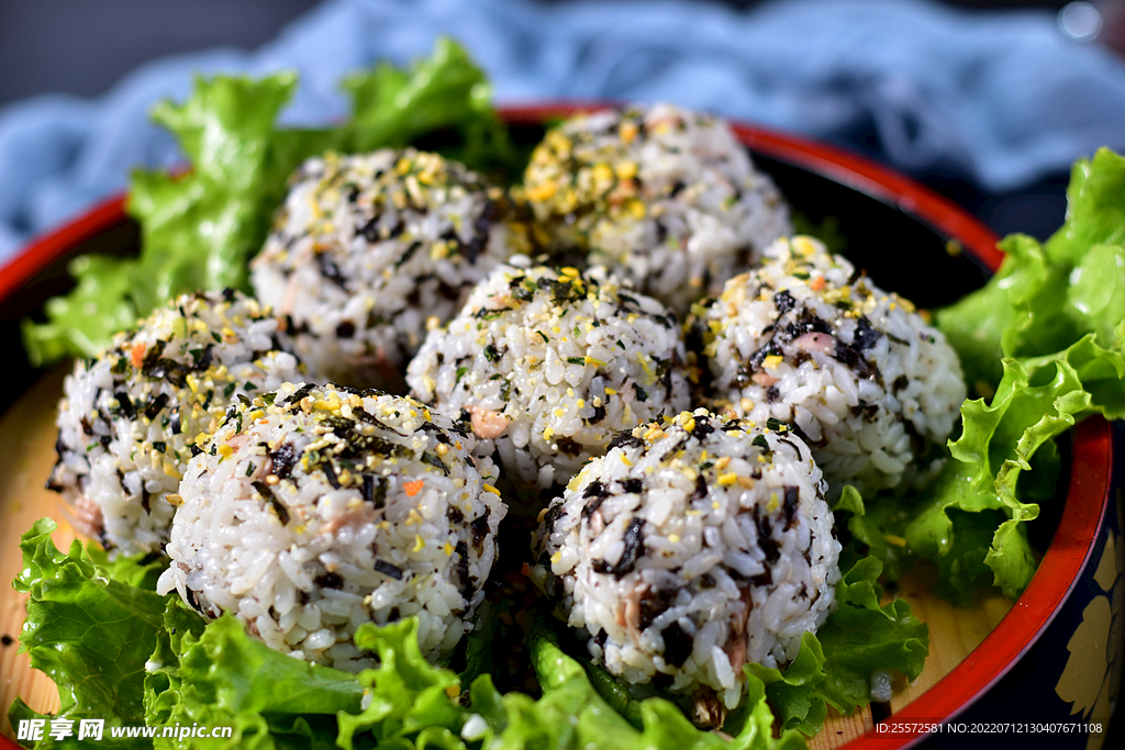 脆骨海苔饭团