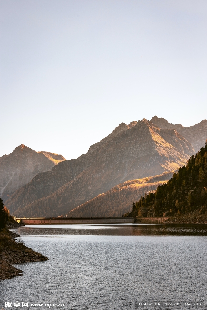 山 