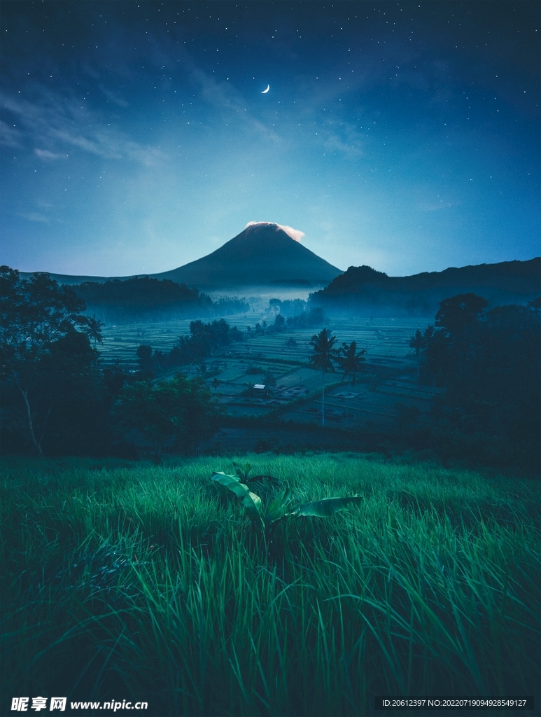 山脉星空