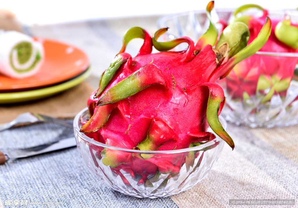 新鲜火龙果水果