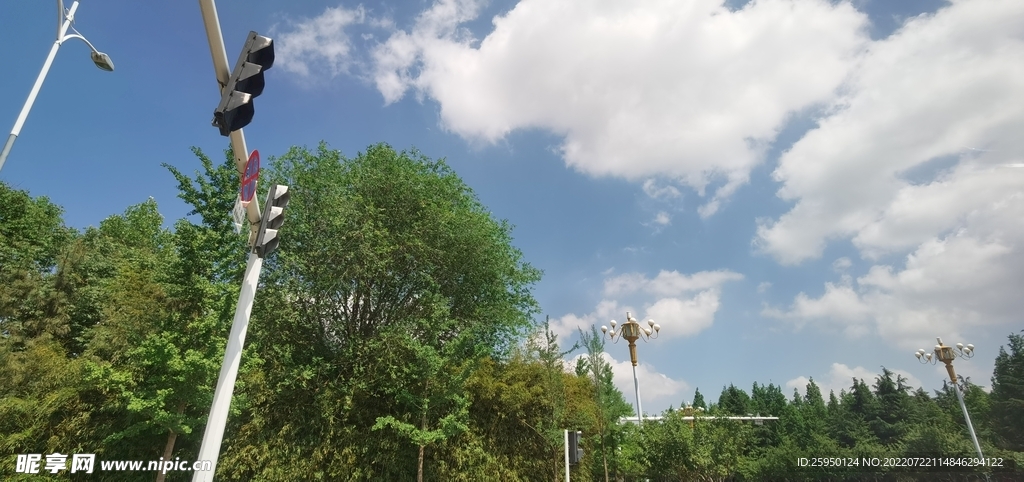 蓝天白云