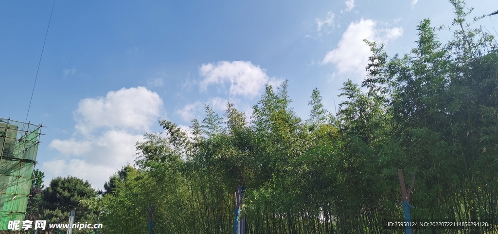 蓝天白云