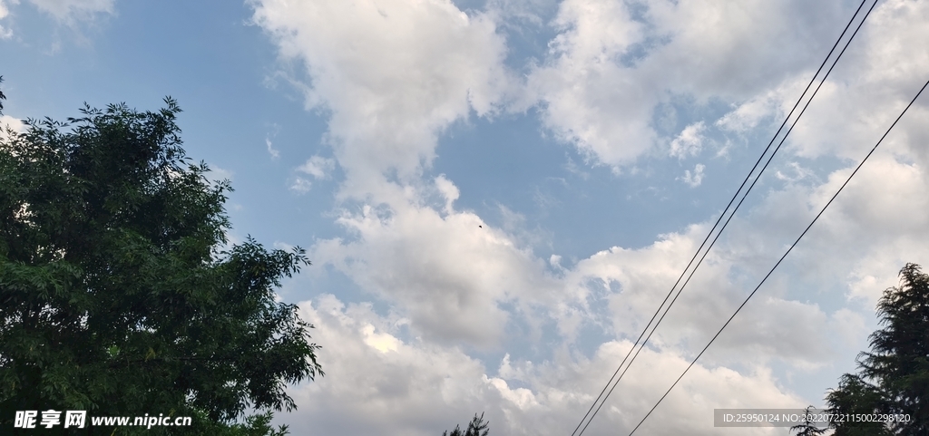 蓝天白云