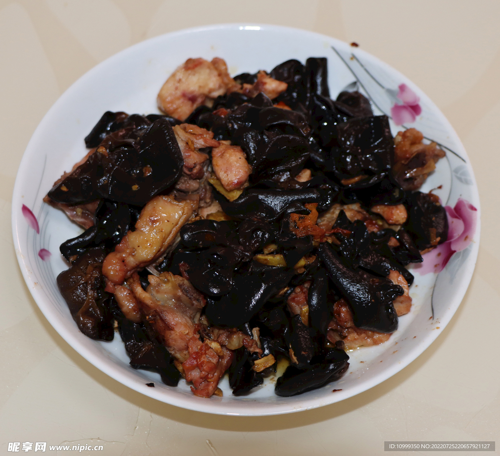 木耳炒鸡