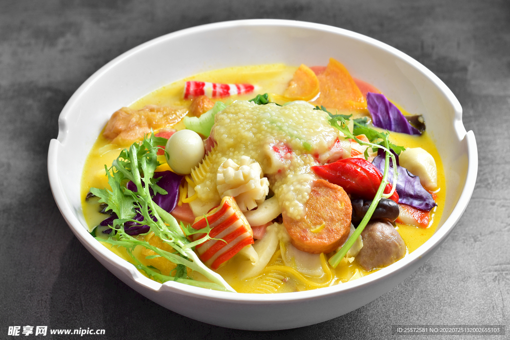 酸汤小米麻辣烫