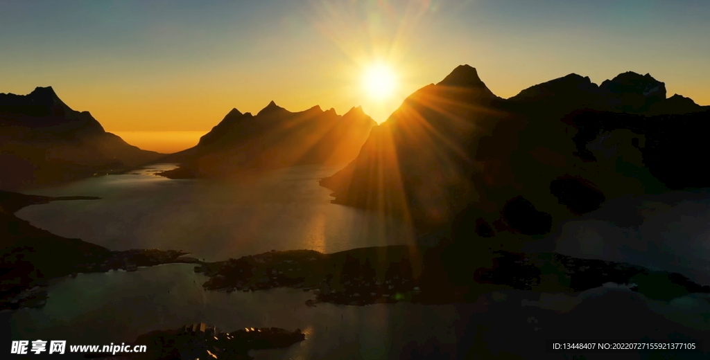 鸟瞰航拍海岸岛屿朝霞夕阳风景