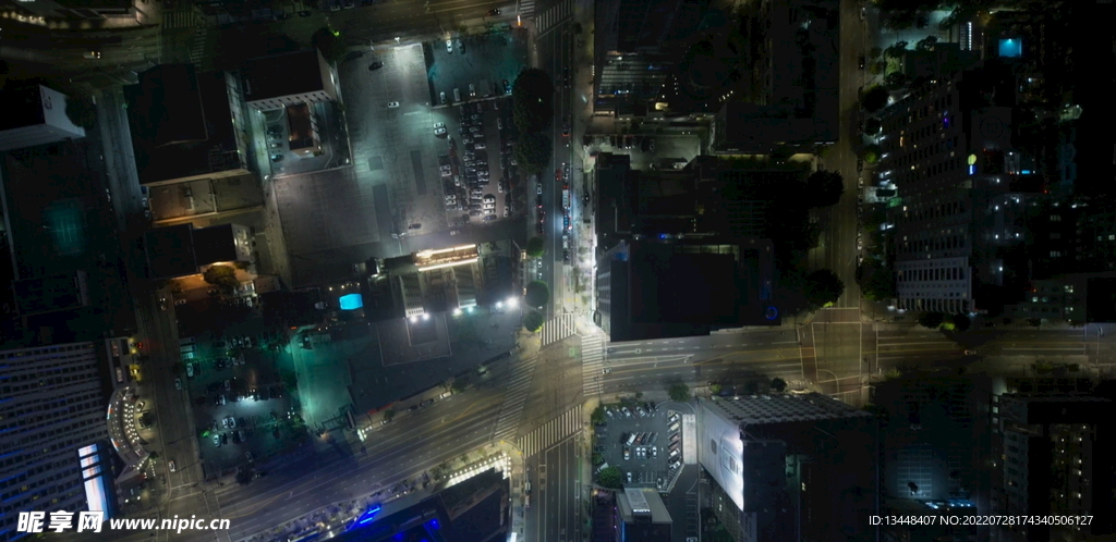 航拍鸟瞰城市夜景高楼霓虹风光