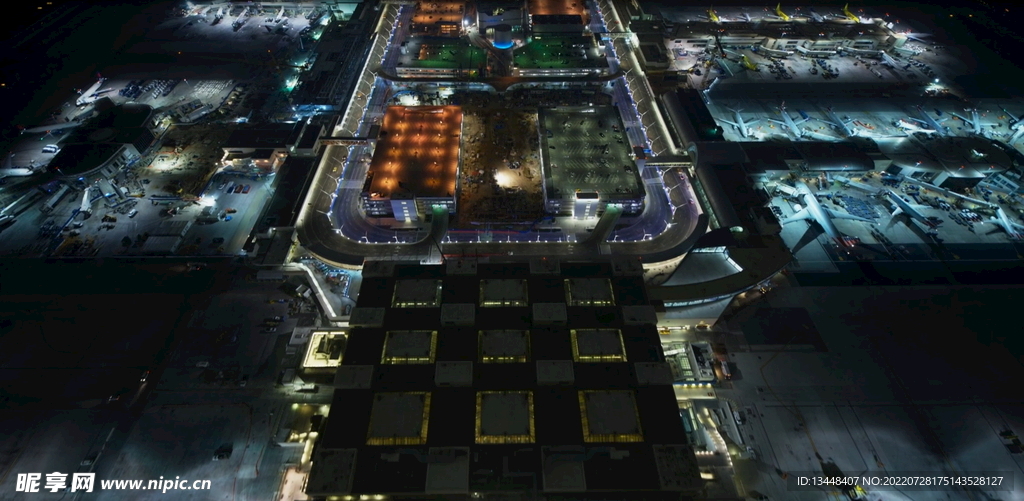 鸟瞰航拍机场飞机夜景霓虹风光