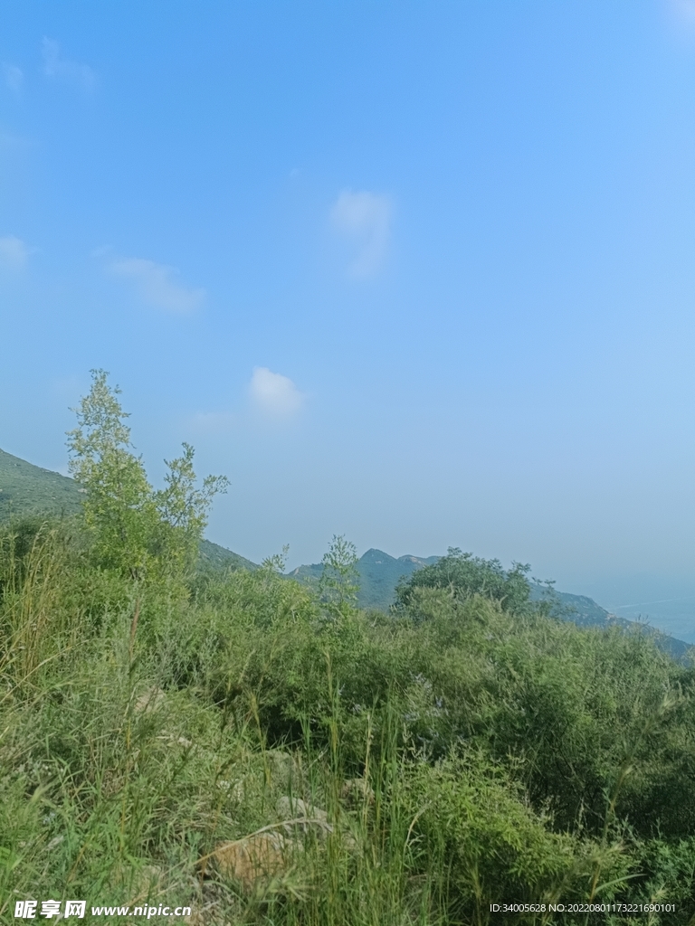 山上的云