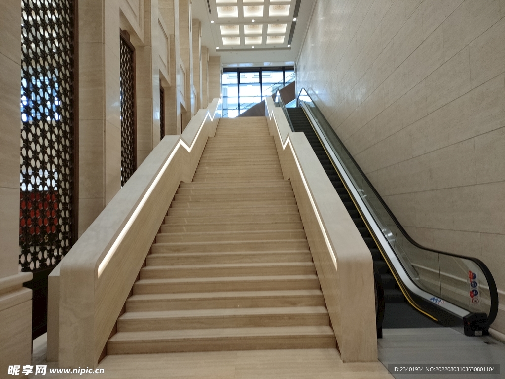 室内大理石台阶楼梯扶手电梯