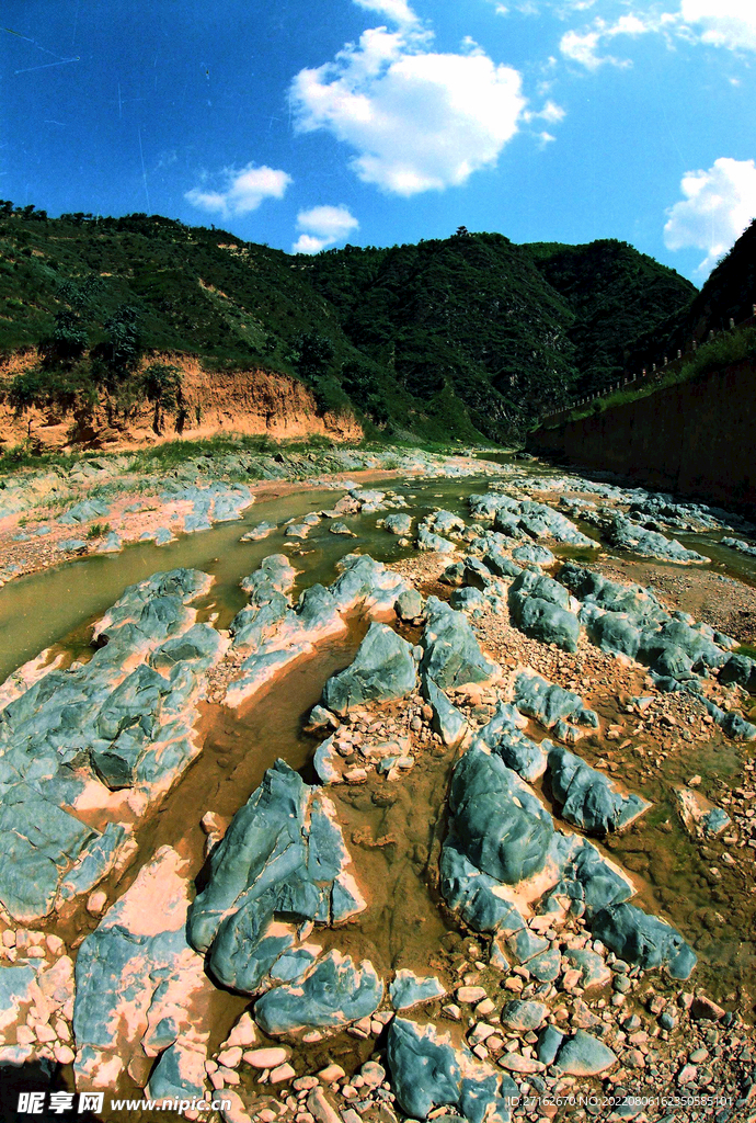 炫彩河流