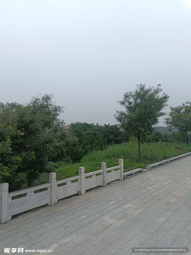 路边建筑