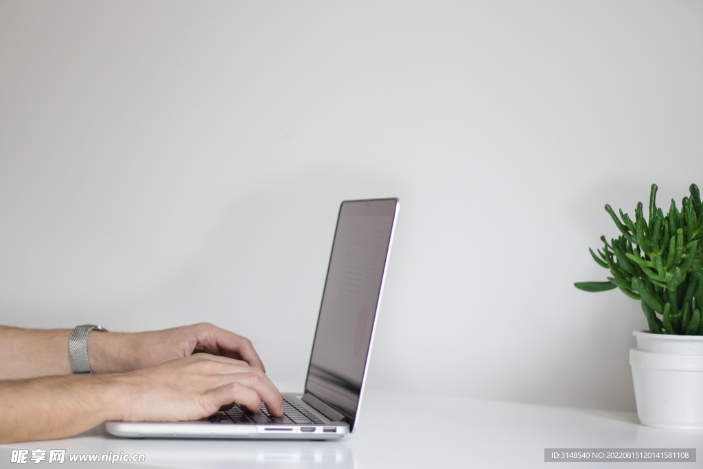 白色简洁商务办公