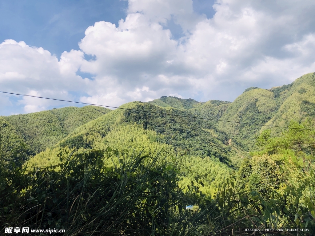 绿水青山蓝天白云