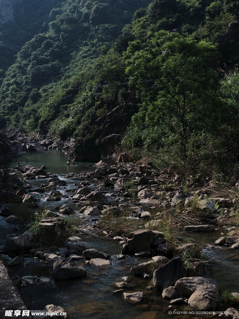 河流