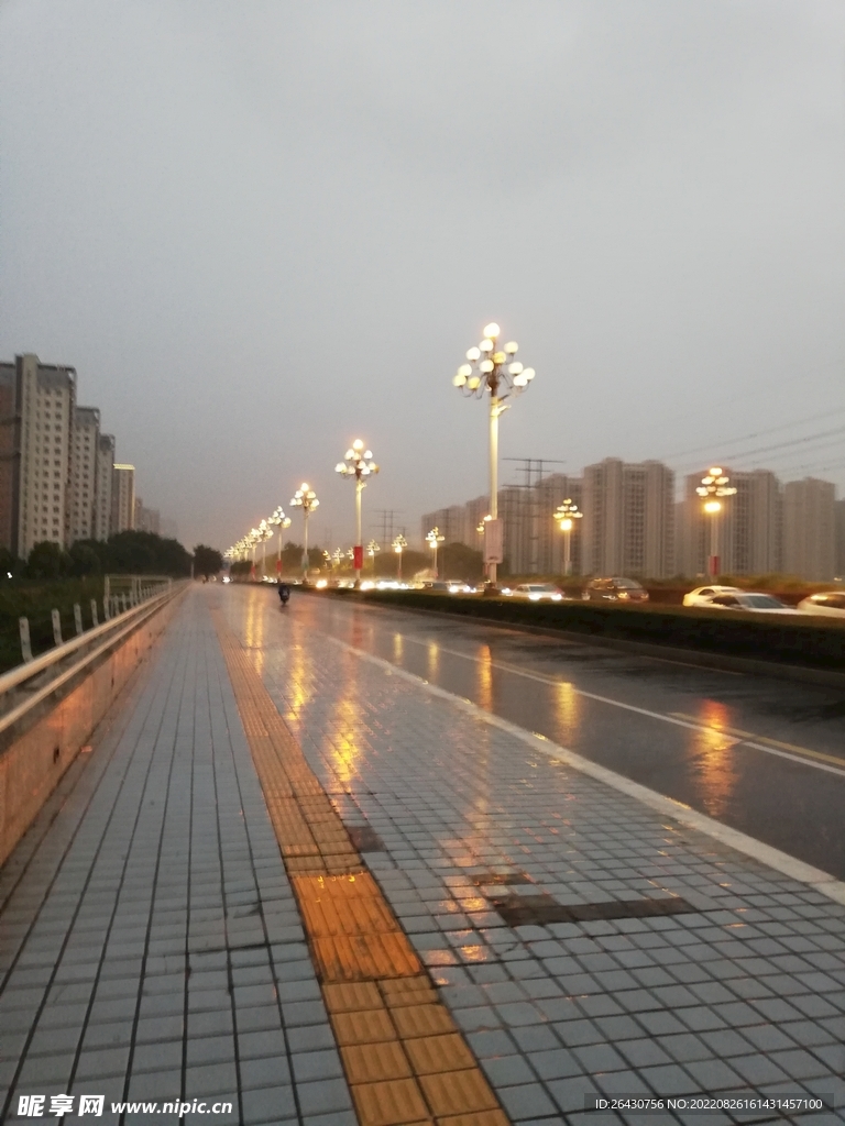 城市街道夜景