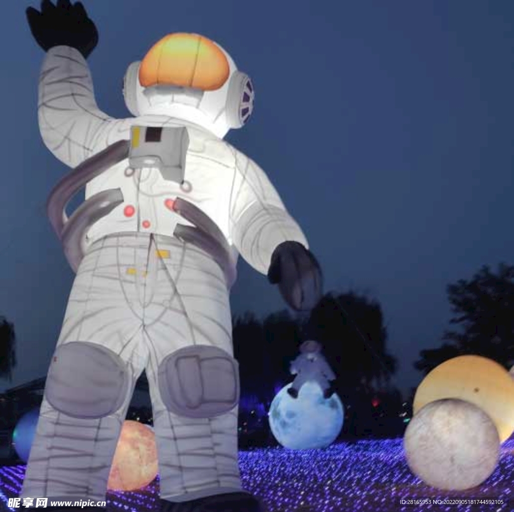 夜晚 宇航员 星球 灯光秀