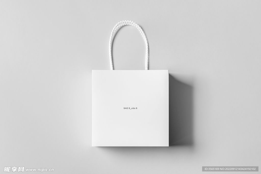 纸质手提购物袋样机PSD模板