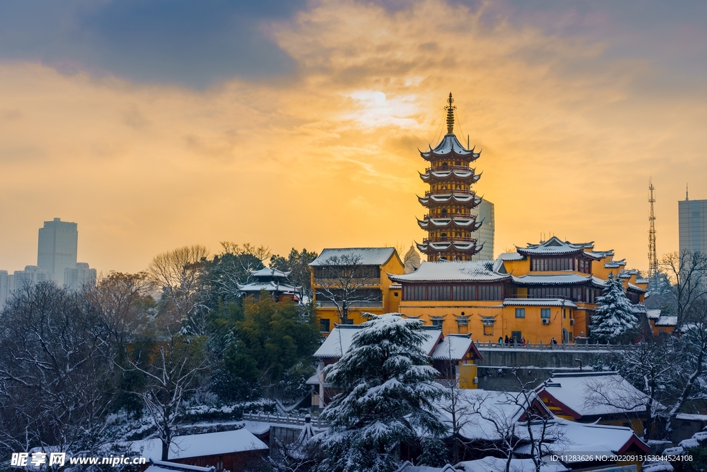 城市雪景