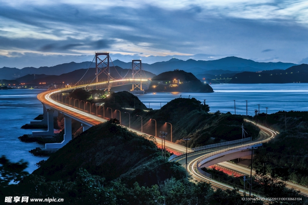 鸣门大桥夜景 