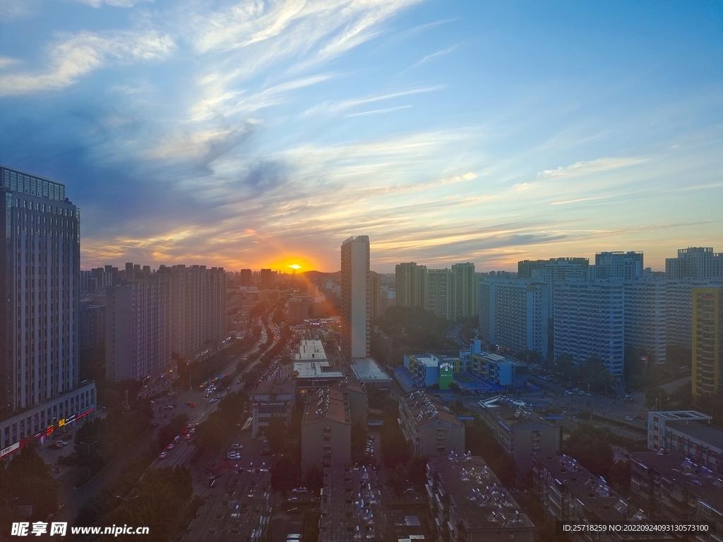 夕阳与云