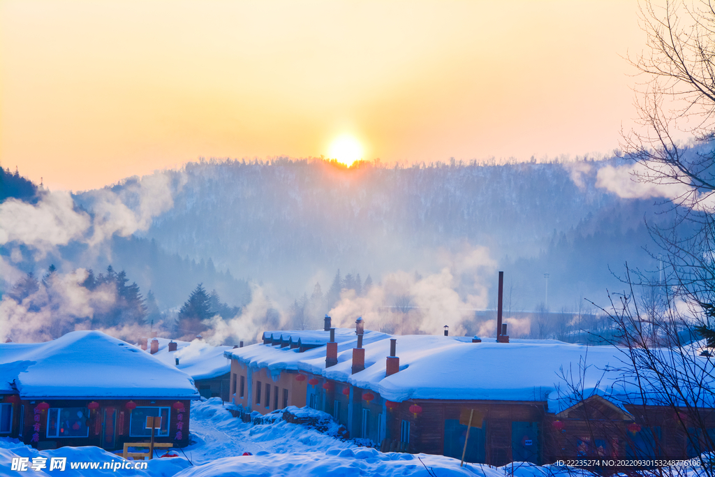 东北房屋雪景