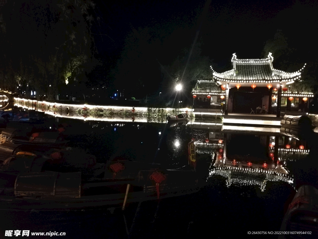 绍兴江南水乡仓桥直街夜景