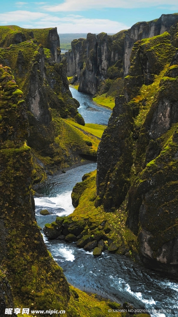 山与河流