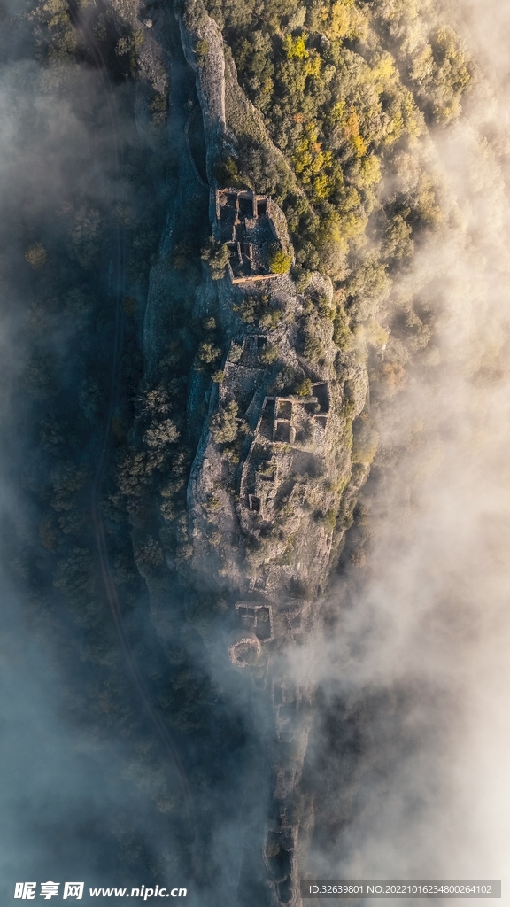 山间云雾