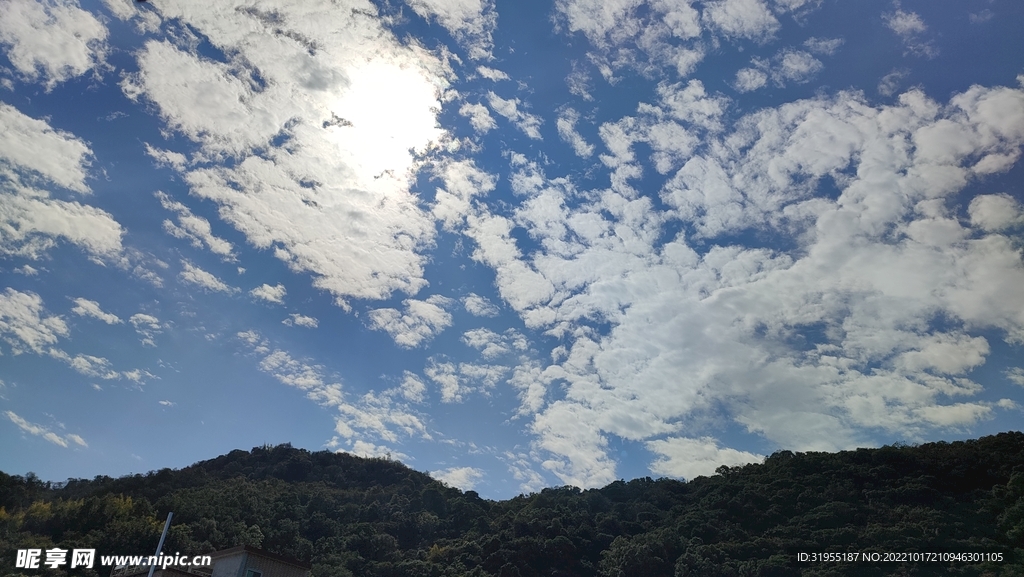 蓝天白云