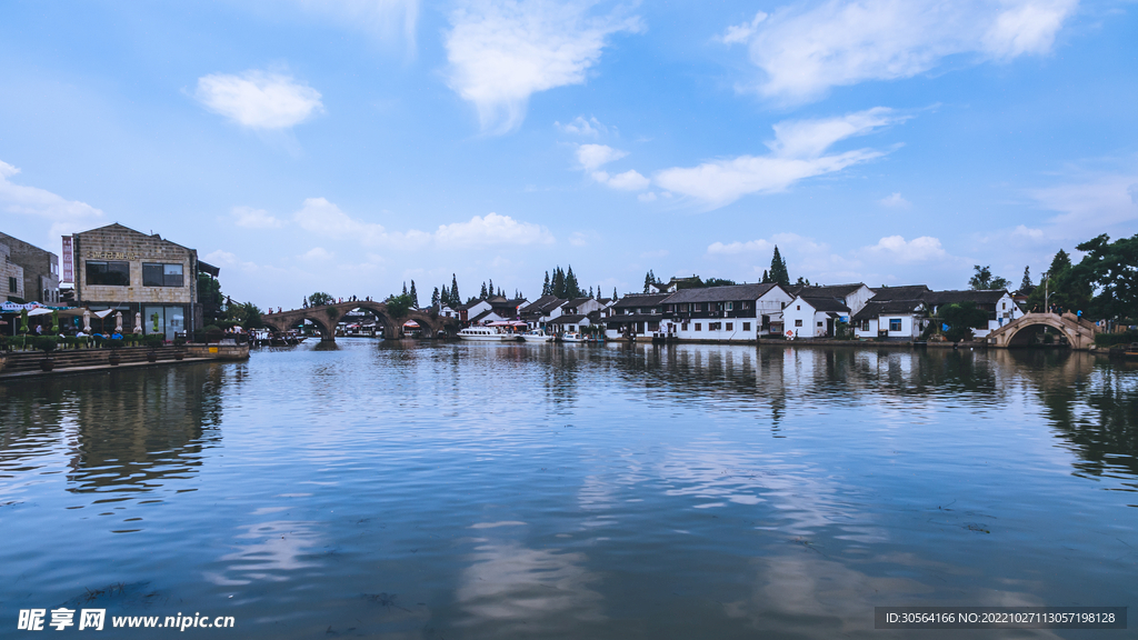 复古乡村旅游建筑