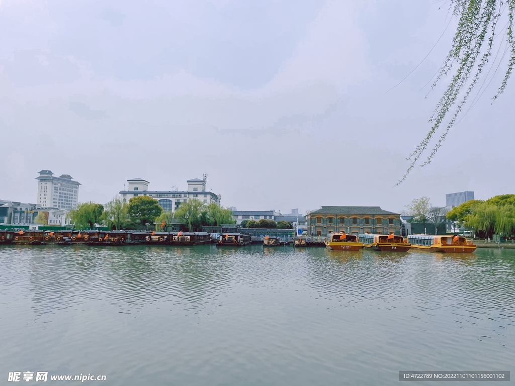 苏州护城河沿岸