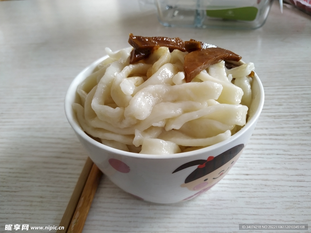 一碗手擀面