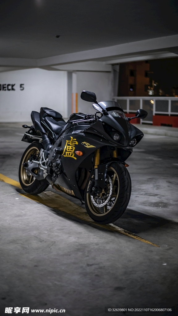 摩托车